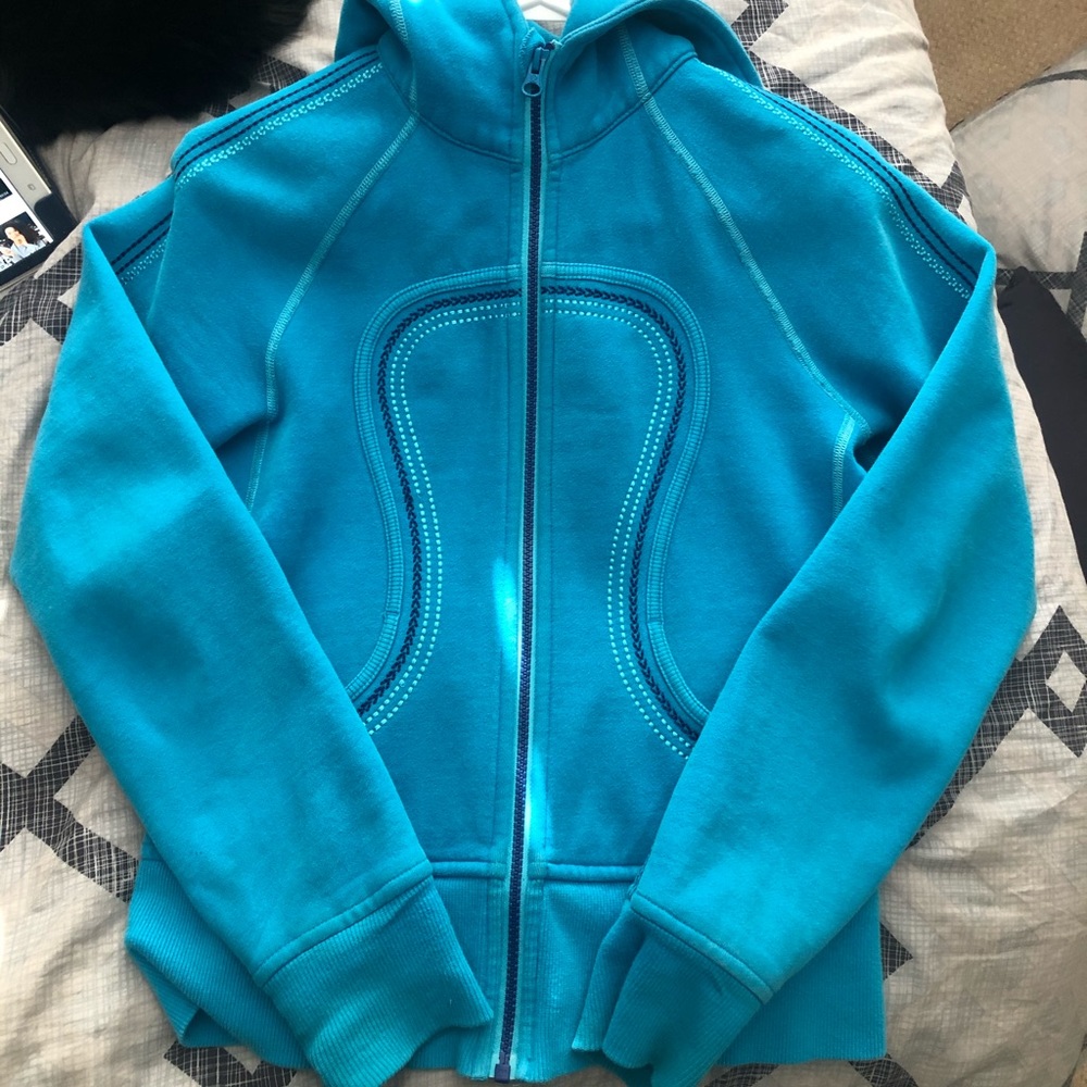 Women’s size 4 lululemon scuba hoodie